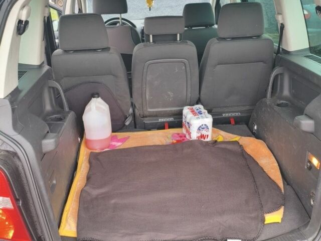 Черный Фольксваген Туран, объемом двигателя 2 л и пробегом 264 тыс. км за 6500 $, фото 19 на Automoto.ua