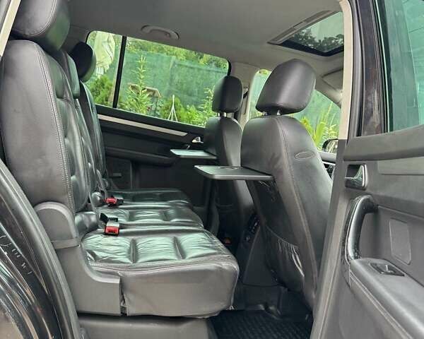 Черный Фольксваген Туран, объемом двигателя 1.98 л и пробегом 336 тыс. км за 5750 $, фото 2 на Automoto.ua