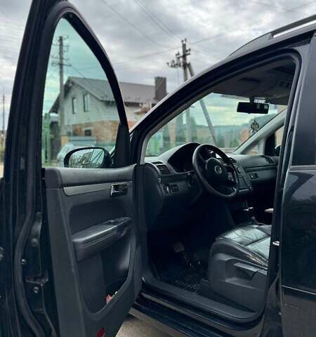 Черный Фольксваген Туран, объемом двигателя 1.98 л и пробегом 336 тыс. км за 5750 $, фото 9 на Automoto.ua