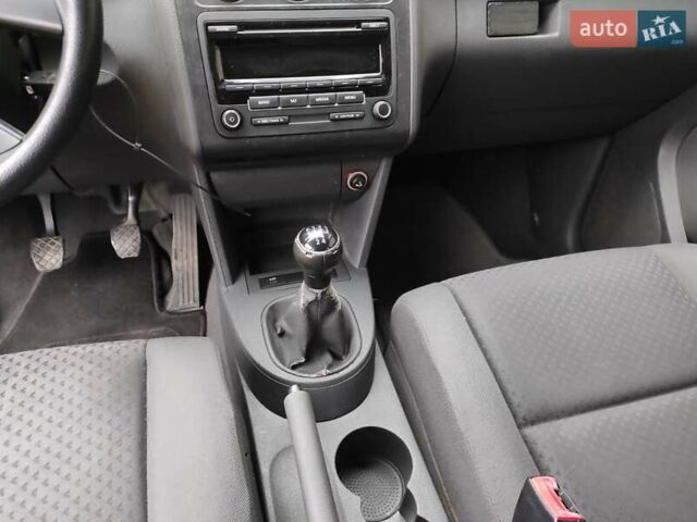 Черный Фольксваген Туран, объемом двигателя 1.6 л и пробегом 237 тыс. км за 5200 $, фото 13 на Automoto.ua