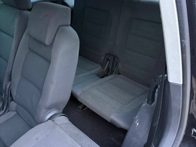 Черный Фольксваген Туран, объемом двигателя 0 л и пробегом 300 тыс. км за 2970 $, фото 4 на Automoto.ua