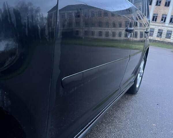 Черный Фольксваген Туран, объемом двигателя 1.97 л и пробегом 293 тыс. км за 5900 $, фото 2 на Automoto.ua