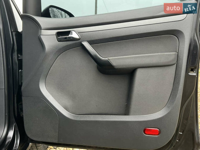 Черный Фольксваген Туран, объемом двигателя 1.6 л и пробегом 208 тыс. км за 5700 $, фото 26 на Automoto.ua