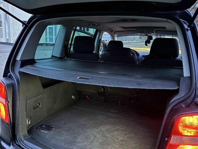 Черный Фольксваген Туран, объемом двигателя 2 л и пробегом 420 тыс. км за 3400 $, фото 11 на Automoto.ua