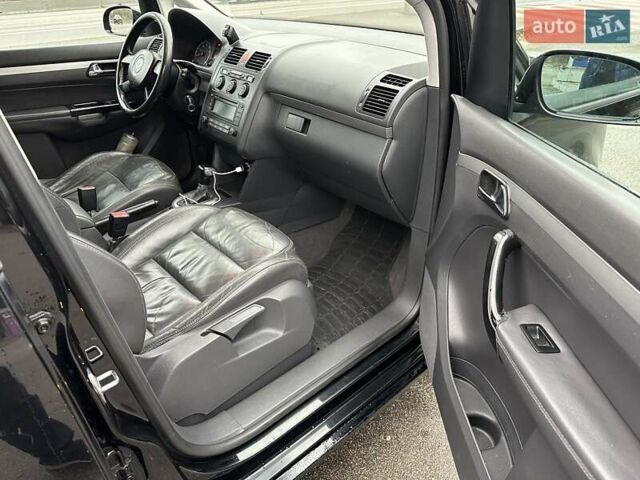 Черный Фольксваген Туран, объемом двигателя 1.6 л и пробегом 192 тыс. км за 5700 $, фото 10 на Automoto.ua