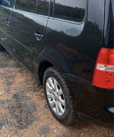 Черный Фольксваген Туран, объемом двигателя 1.6 л и пробегом 260 тыс. км за 5600 $, фото 6 на Automoto.ua