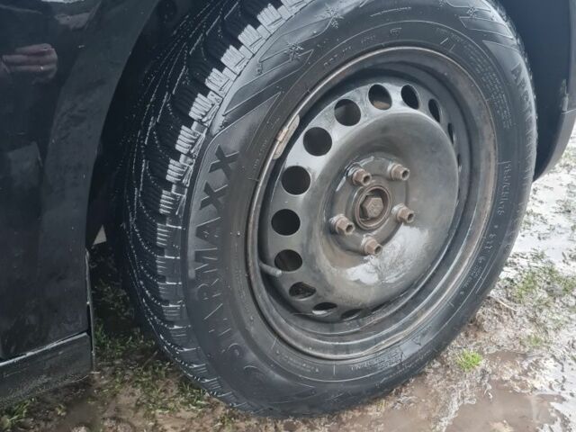 Чорний Фольксваген Туран, об'ємом двигуна 2 л та пробігом 278 тис. км за 6000 $, фото 2 на Automoto.ua