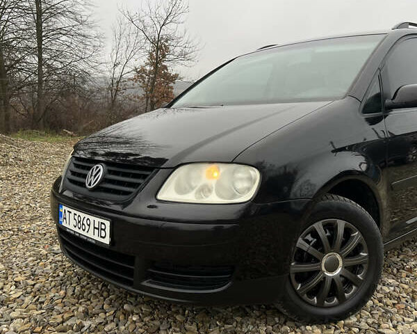 Черный Фольксваген Туран, объемом двигателя 1.6 л и пробегом 208 тыс. км за 5700 $, фото 9 на Automoto.ua