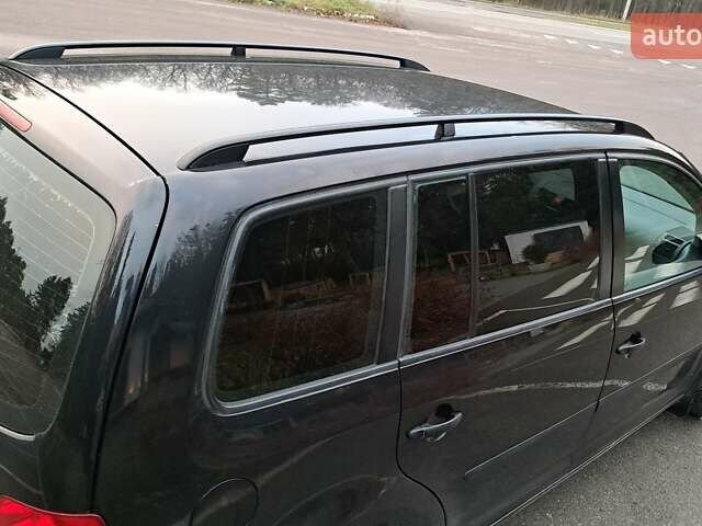 Черный Фольксваген Туран, объемом двигателя 1.6 л и пробегом 240 тыс. км за 5700 $, фото 4 на Automoto.ua