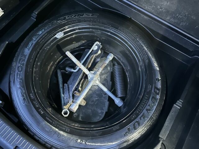 Черный Фольксваген Туран, объемом двигателя 2 л и пробегом 420 тыс. км за 3400 $, фото 12 на Automoto.ua