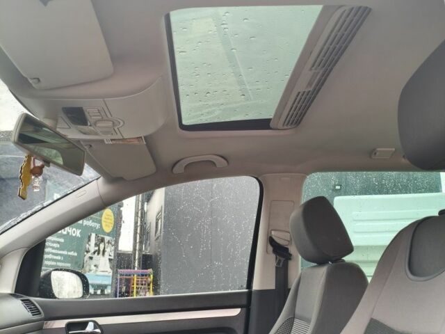 Черный Фольксваген Туран, объемом двигателя 2 л и пробегом 264 тыс. км за 6500 $, фото 9 на Automoto.ua