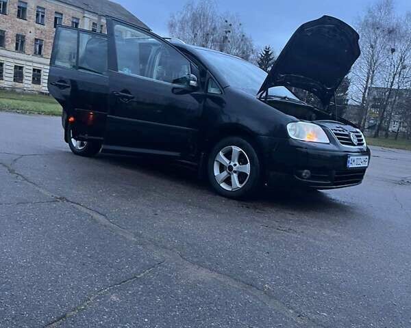 Черный Фольксваген Туран, объемом двигателя 1.97 л и пробегом 293 тыс. км за 5900 $, фото 19 на Automoto.ua