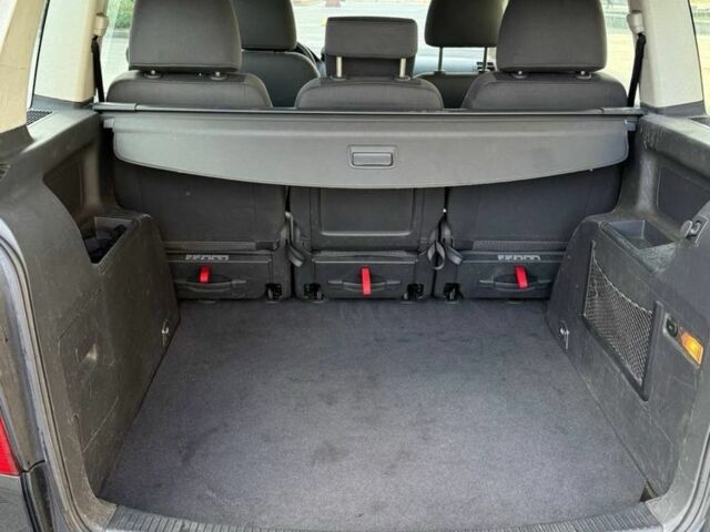 Черный Фольксваген Туран, объемом двигателя 0 л и пробегом 300 тыс. км за 3021 $, фото 4 на Automoto.ua