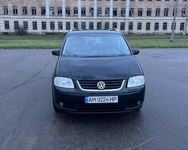 Черный Фольксваген Туран, объемом двигателя 1.97 л и пробегом 293 тыс. км за 5900 $, фото 3 на Automoto.ua