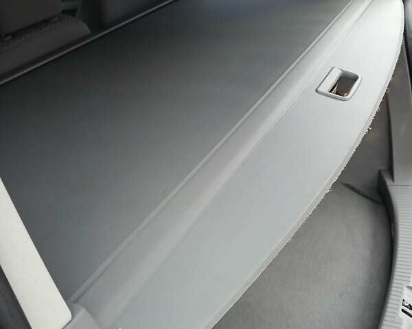 Черный Фольксваген Туран, объемом двигателя 1.6 л и пробегом 201 тыс. км за 4799 $, фото 59 на Automoto.ua