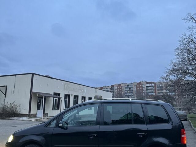 Черный Фольксваген Туран, объемом двигателя 2 л и пробегом 420 тыс. км за 3400 $, фото 6 на Automoto.ua