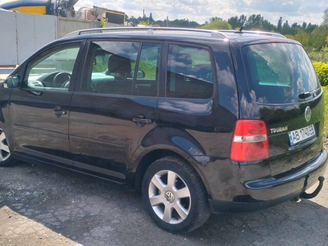 Черный Фольксваген Туран, объемом двигателя 2 л и пробегом 260 тыс. км за 6500 $, фото 5 на Automoto.ua