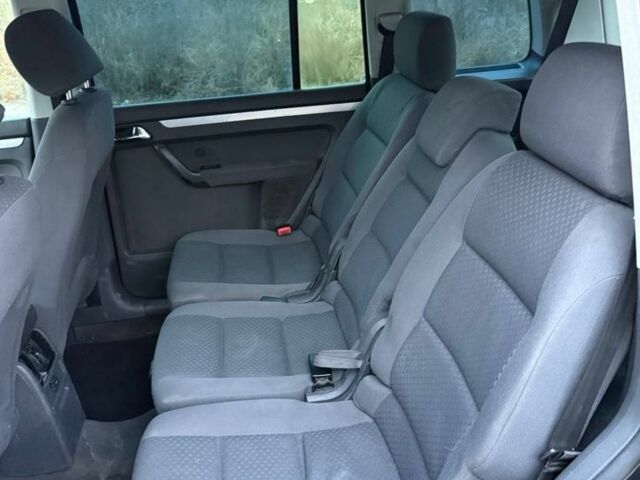 Черный Фольксваген Туран, объемом двигателя 0 л и пробегом 300 тыс. км за 2970 $, фото 5 на Automoto.ua