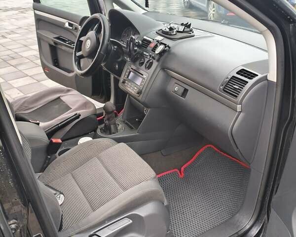 Чорний Фольксваген Туран, об'ємом двигуна 1.97 л та пробігом 262 тис. км за 6500 $, фото 20 на Automoto.ua