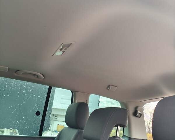 Чорний Фольксваген Туран, об'ємом двигуна 1.97 л та пробігом 262 тис. км за 6500 $, фото 28 на Automoto.ua