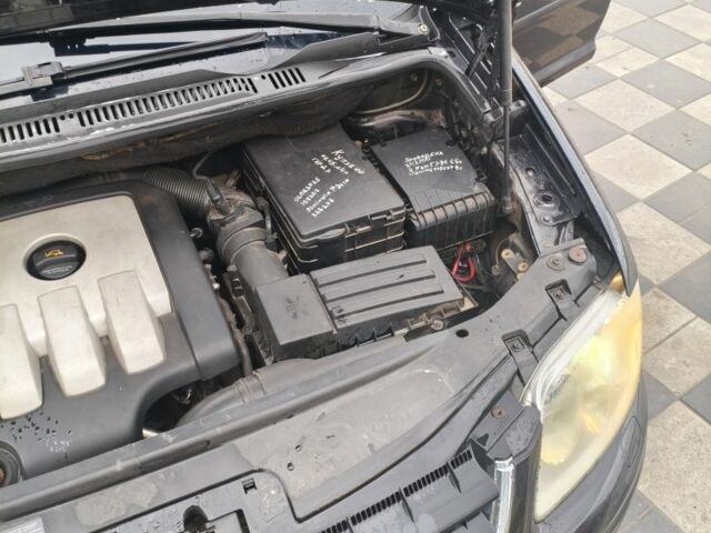 Черный Фольксваген Туран, объемом двигателя 2 л и пробегом 264 тыс. км за 6500 $, фото 17 на Automoto.ua