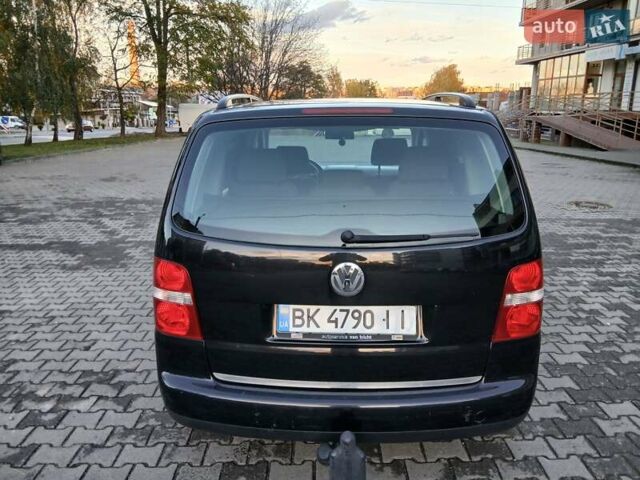 Чорний Фольксваген Туран, об'ємом двигуна 1.6 л та пробігом 279 тис. км за 4400 $, фото 12 на Automoto.ua