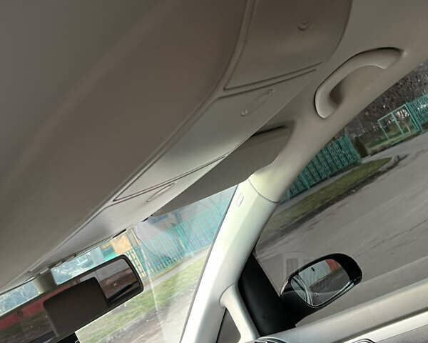 Черный Фольксваген Туран, объемом двигателя 1.6 л и пробегом 229 тыс. км за 6450 $, фото 50 на Automoto.ua