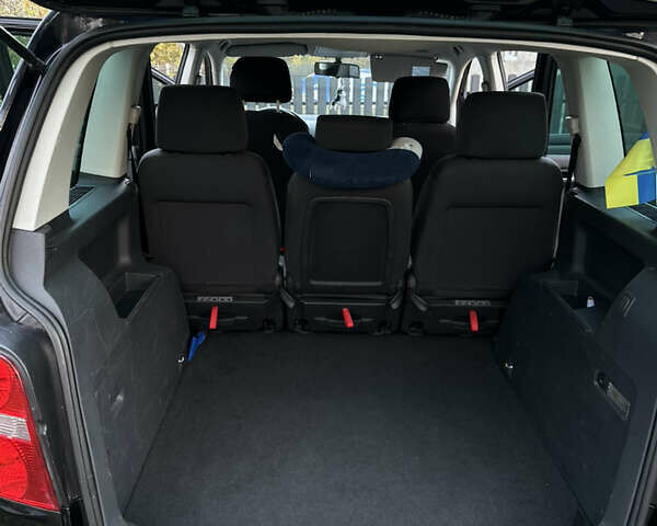 Чорний Фольксваген Туран, об'ємом двигуна 1.6 л та пробігом 295 тис. км за 5700 $, фото 9 на Automoto.ua