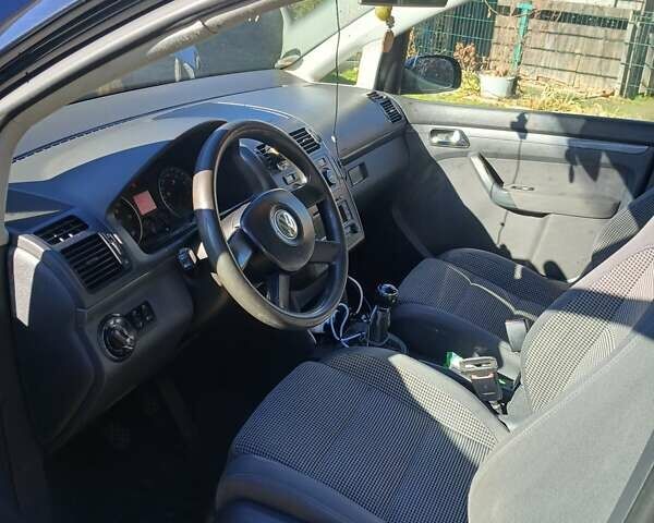 Фольксваген Туран 2005 в Долине на Automoto.ua Черный Фольксваген Туран, объемом двигателя 1.9 л и пробегом 419 тыс. км за 4700 $, фото 7 на Automoto.ua