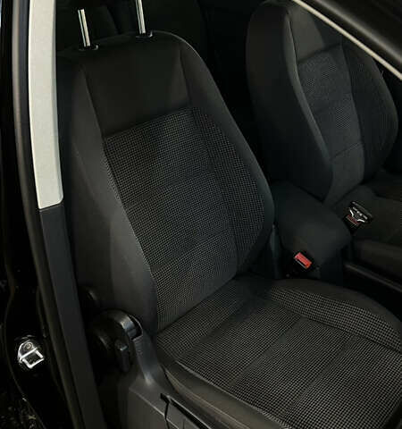 Черный Фольксваген Туран, объемом двигателя 1.9 л и пробегом 419 тыс. км за 5900 $, фото 18 на Automoto.ua