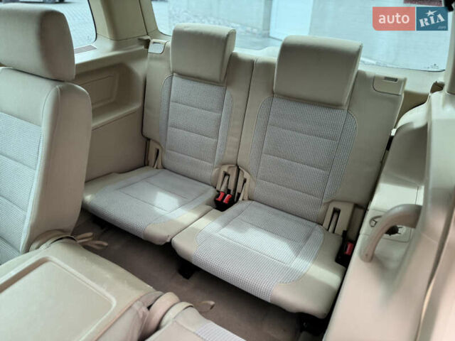 Черный Фольксваген Туран, объемом двигателя 1.98 л и пробегом 188 тыс. км за 4600 $, фото 31 на Automoto.ua