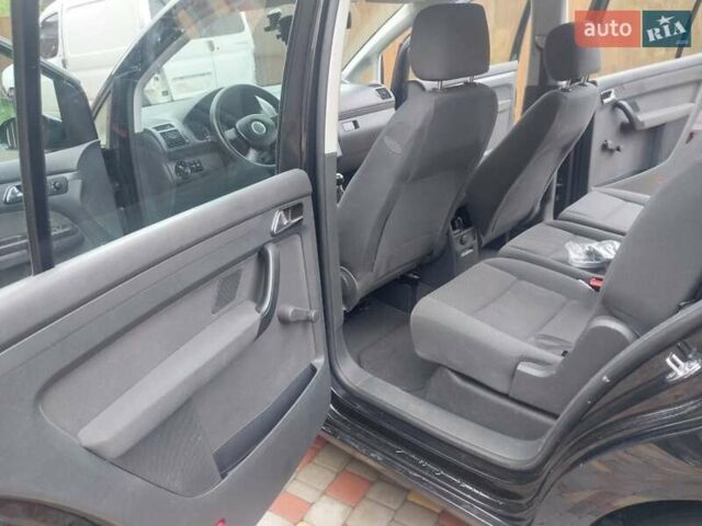 Черный Фольксваген Туран, объемом двигателя 1.6 л и пробегом 277 тыс. км за 6200 $, фото 7 на Automoto.ua