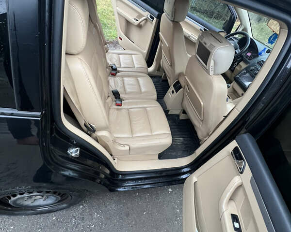 Черный Фольксваген Туран, объемом двигателя 1.6 л и пробегом 287 тыс. км за 4800 $, фото 4 на Automoto.ua