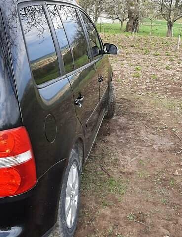 Черный Фольксваген Туран, объемом двигателя 1.9 л и пробегом 280 тыс. км за 6500 $, фото 11 на Automoto.ua