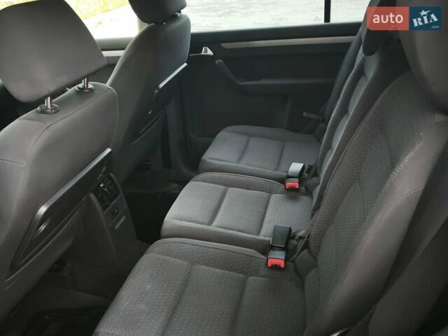 Черный Фольксваген Туран, объемом двигателя 2 л и пробегом 321 тыс. км за 5500 $, фото 37 на Automoto.ua