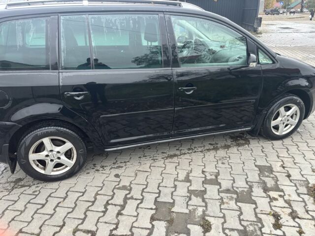 Черный Фольксваген Туран, объемом двигателя 1.6 л и пробегом 290 тыс. км за 4600 $, фото 5 на Automoto.ua