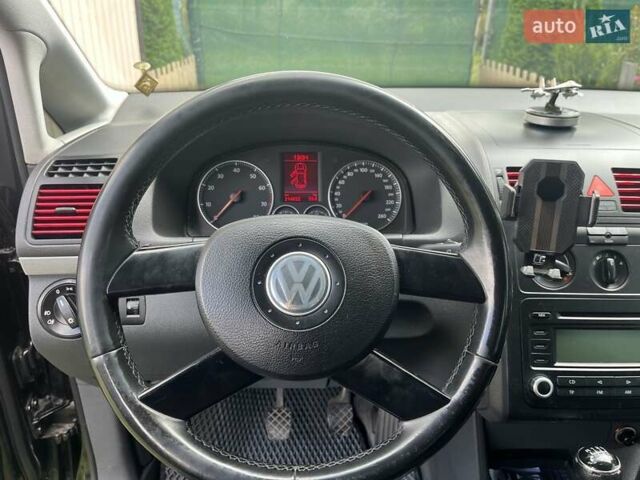Чорний Фольксваген Туран, об'ємом двигуна 1.6 л та пробігом 216 тис. км за 6500 $, фото 13 на Automoto.ua