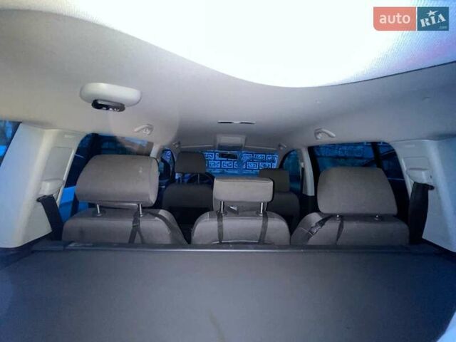 Черный Фольксваген Туран, объемом двигателя 1.97 л и пробегом 243 тыс. км за 6400 $, фото 14 на Automoto.ua