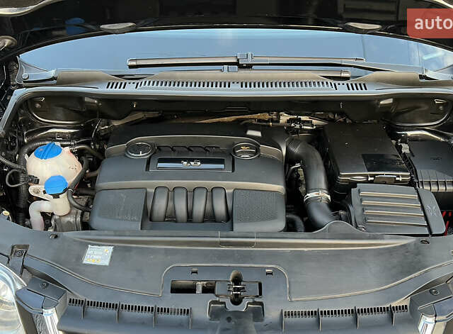 Черный Фольксваген Туран, объемом двигателя 1.6 л и пробегом 229 тыс. км за 6450 $, фото 56 на Automoto.ua