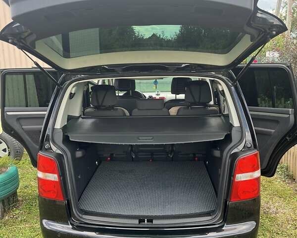 Чорний Фольксваген Туран, об'ємом двигуна 1.6 л та пробігом 216 тис. км за 6500 $, фото 23 на Automoto.ua