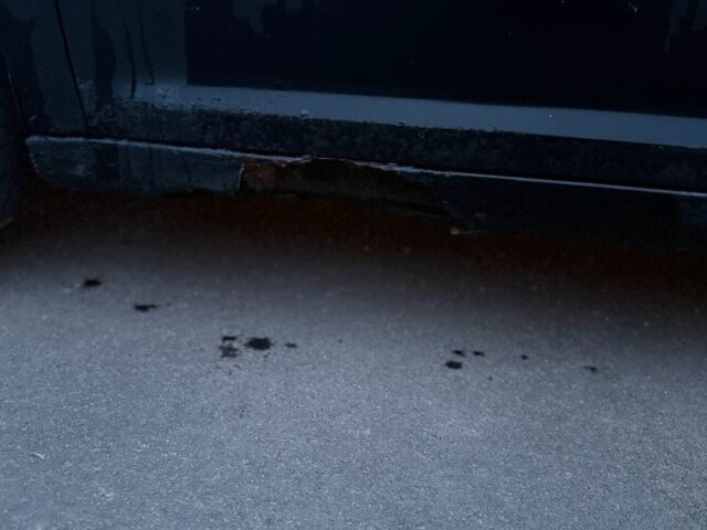 Черный Фольксваген Туран, объемом двигателя 2 л и пробегом 377 тыс. км за 2500 $, фото 6 на Automoto.ua