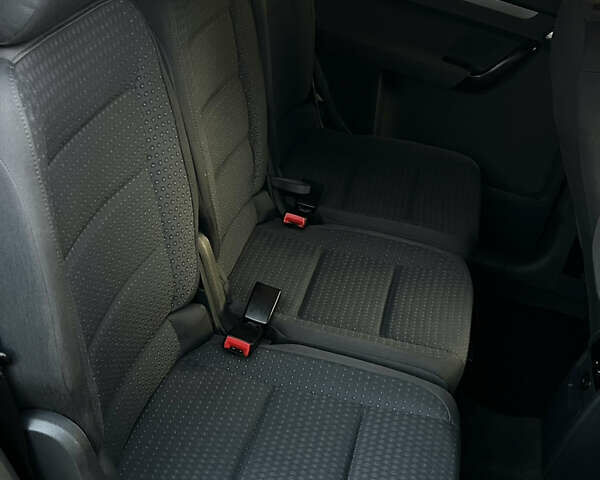 Черный Фольксваген Туран, объемом двигателя 1.6 л и пробегом 229 тыс. км за 6450 $, фото 32 на Automoto.ua