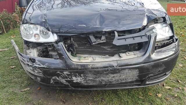 Чорний Фольксваген Туран, об'ємом двигуна 1.98 л та пробігом 295 тис. км за 3500 $, фото 4 на Automoto.ua