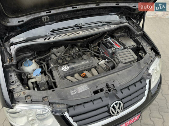 Черный Фольксваген Туран, объемом двигателя 1.98 л и пробегом 188 тыс. км за 4600 $, фото 34 на Automoto.ua