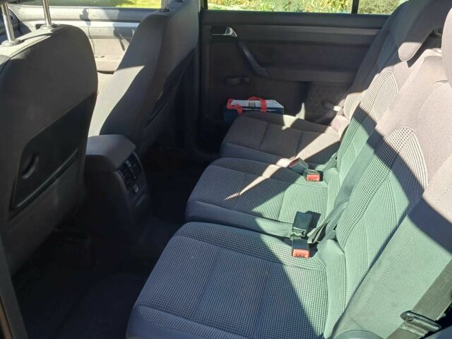 Черный Фольксваген Туран, объемом двигателя 1.9 л и пробегом 419 тыс. км за 4700 $, фото 5 на Automoto.ua