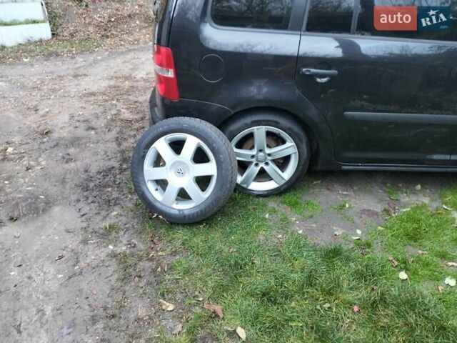 Черный Фольксваген Туран, объемом двигателя 1.9 л и пробегом 334 тыс. км за 5500 $, фото 9 на Automoto.ua