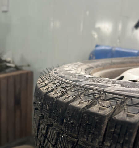 Черный Фольксваген Туран, объемом двигателя 1.9 л и пробегом 419 тыс. км за 5900 $, фото 28 на Automoto.ua