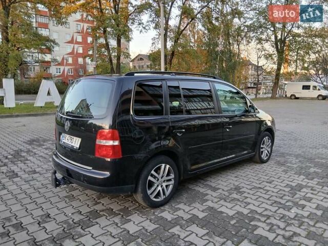 Чорний Фольксваген Туран, об'ємом двигуна 1.6 л та пробігом 279 тис. км за 4400 $, фото 9 на Automoto.ua