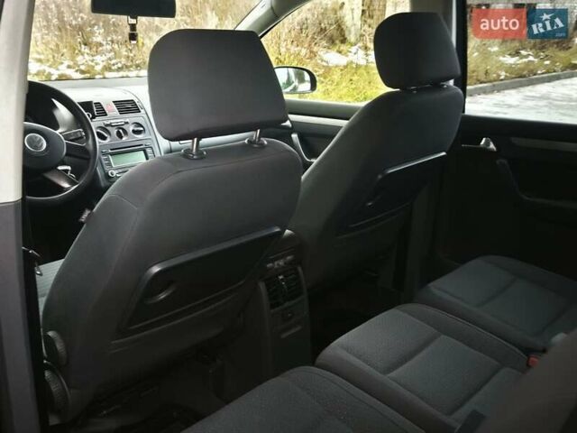 Черный Фольксваген Туран, объемом двигателя 2 л и пробегом 321 тыс. км за 5500 $, фото 36 на Automoto.ua