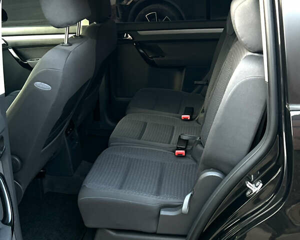 Черный Фольксваген Туран, объемом двигателя 1.6 л и пробегом 229 тыс. км за 6450 $, фото 38 на Automoto.ua